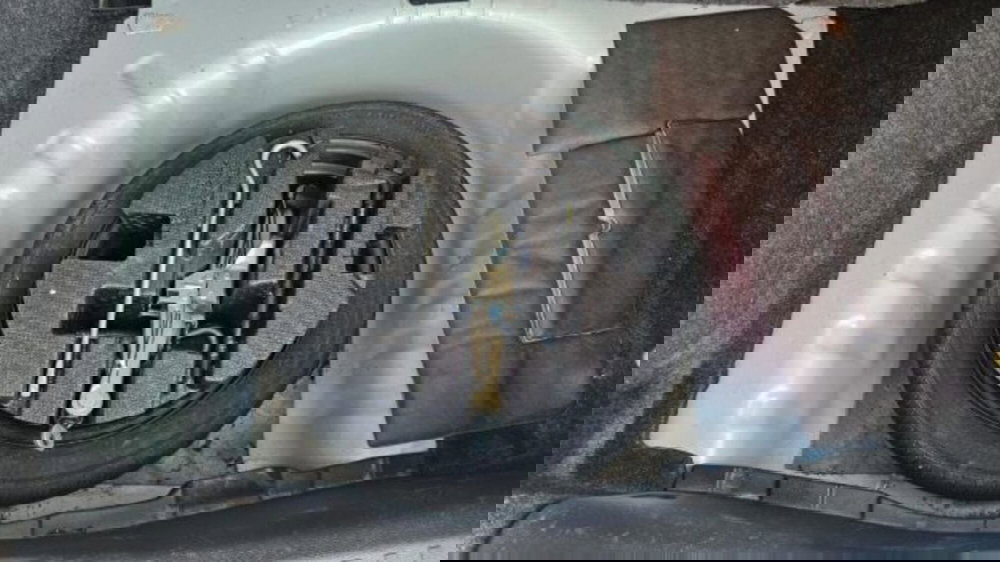 Nissan Micra usata a Lucca (16)