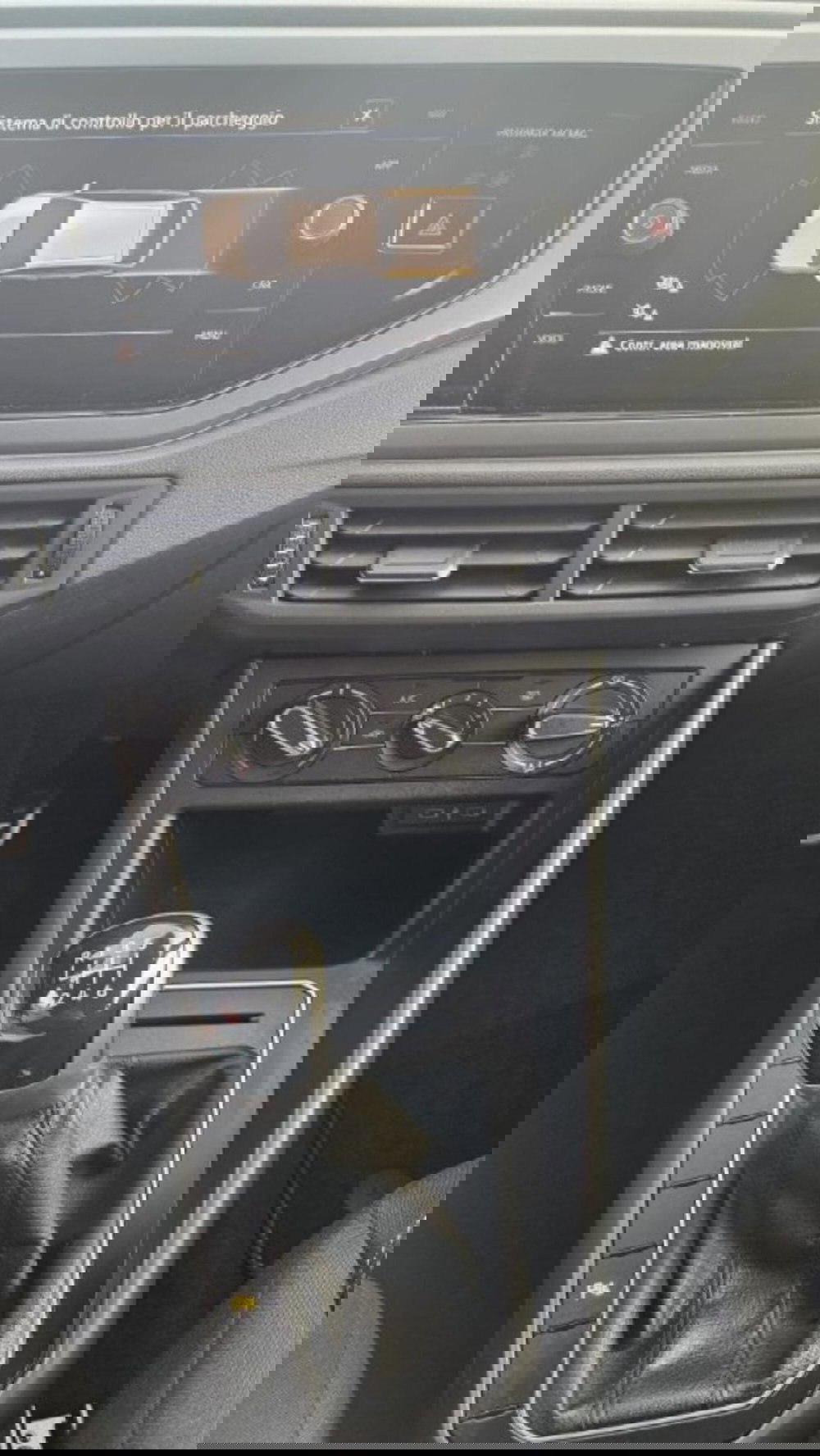 Volkswagen Taigo usata a Lucca (13)