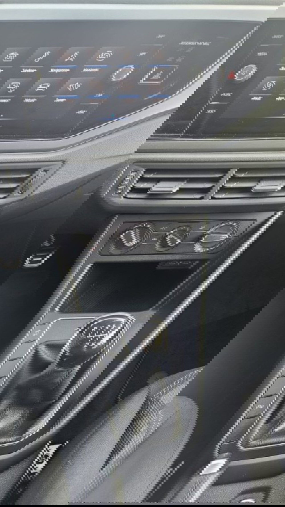 Volkswagen Taigo usata a Lucca (9)