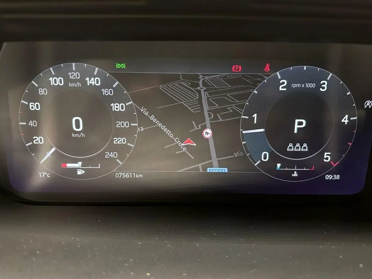Land Rover Discovery Sport usata a Varese (10)