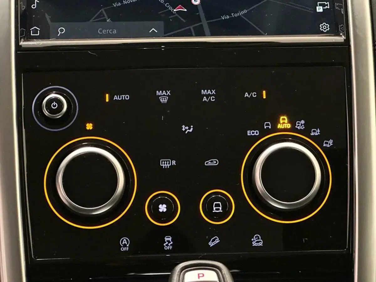 Land Rover Discovery Sport usata a Varese (12)