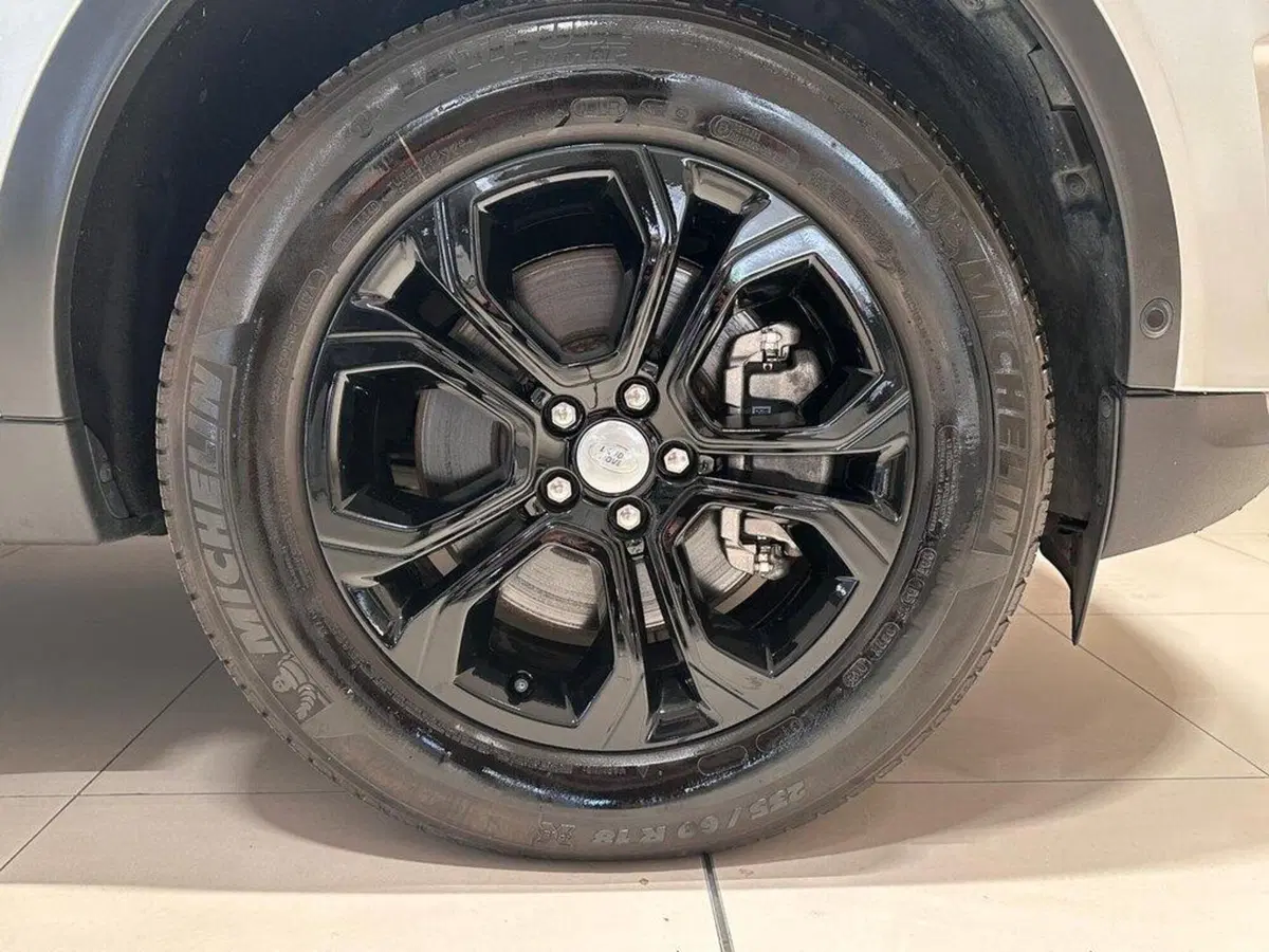 Land Rover Discovery Sport usata a Varese (9)
