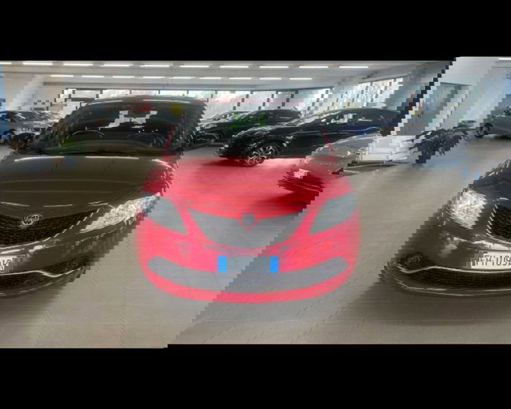 Lancia Ypsilon usata a Bologna (10)