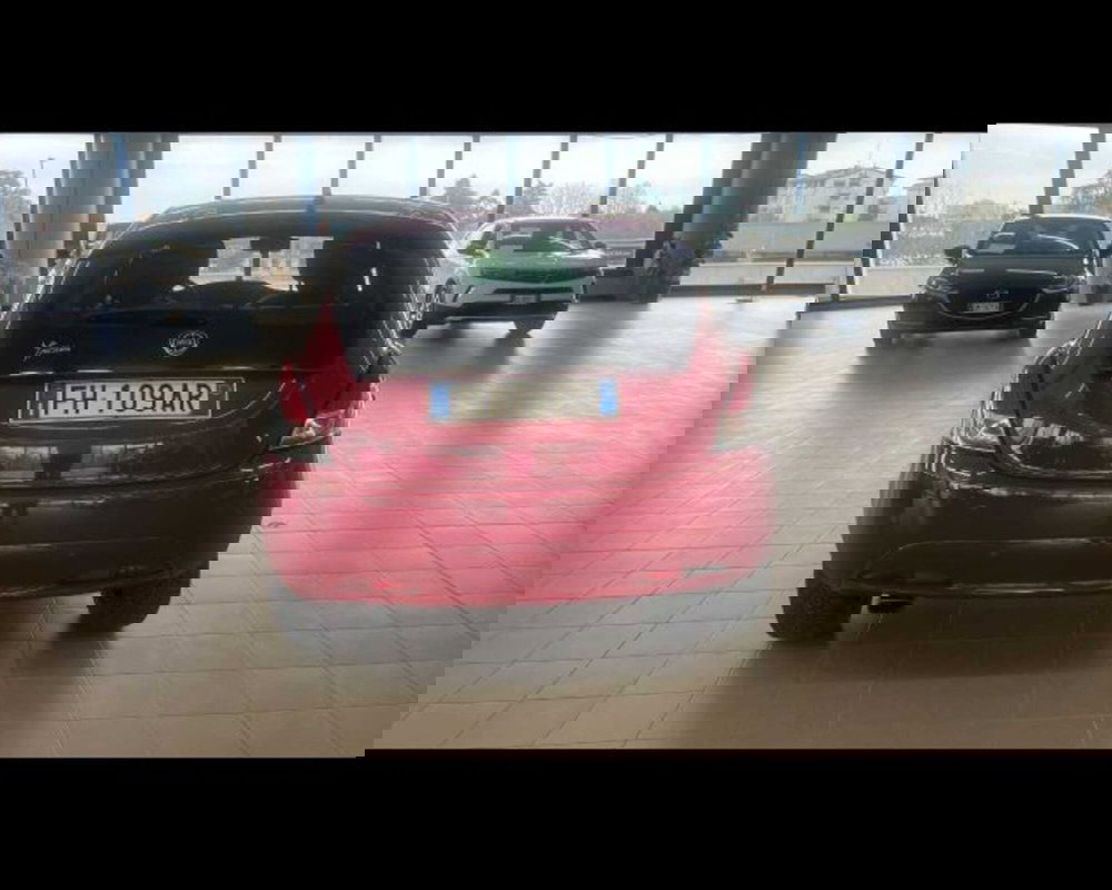 Lancia Ypsilon usata a Bologna (11)