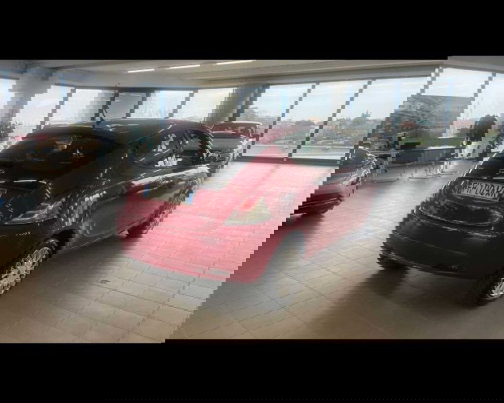 Lancia Ypsilon usata a Bologna (2)