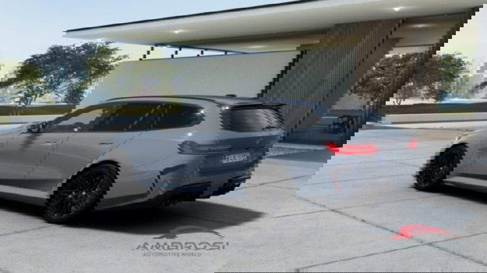 BMW Serie 5 Touring nuova a Perugia (2)