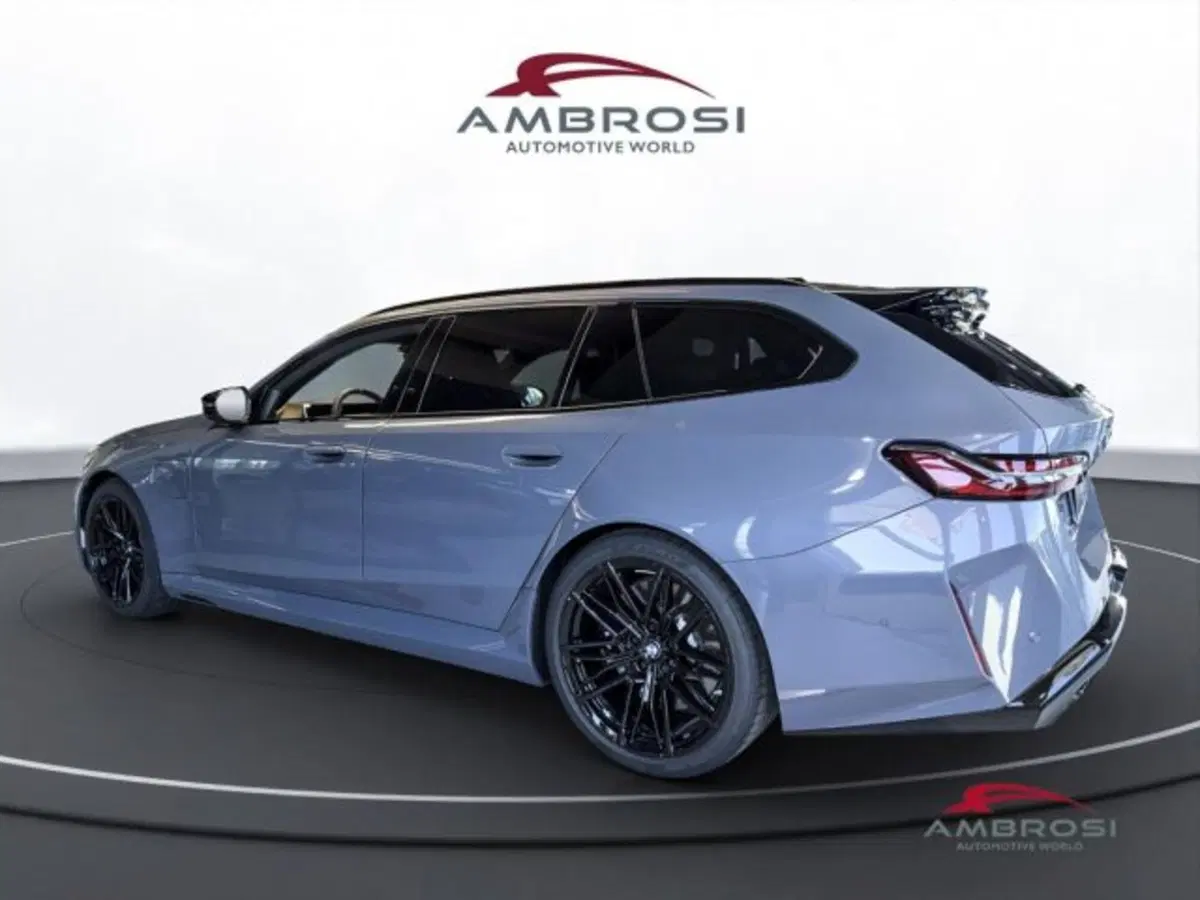 BMW Serie 5 Touring nuova a Perugia (4)