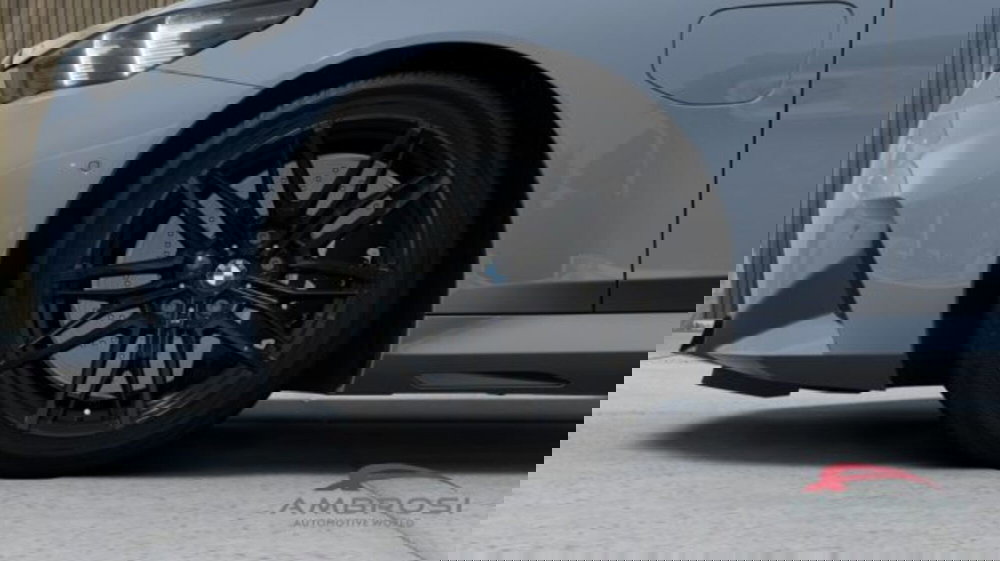 BMW Serie 5 Touring nuova a Perugia (8)