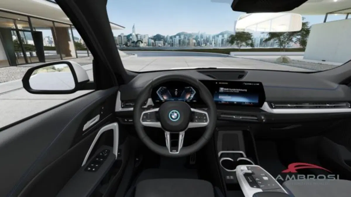 BMW iX1 nuova a Perugia (5)