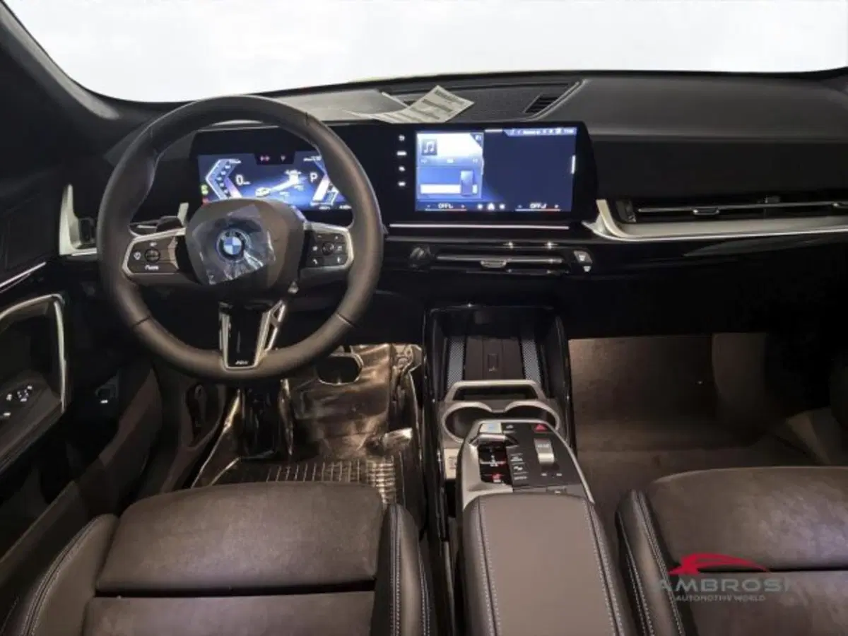BMW iX1 nuova a Perugia (14)