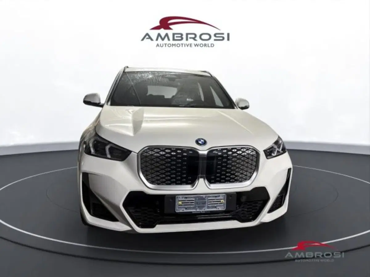 BMW iX1 nuova a Perugia (6)