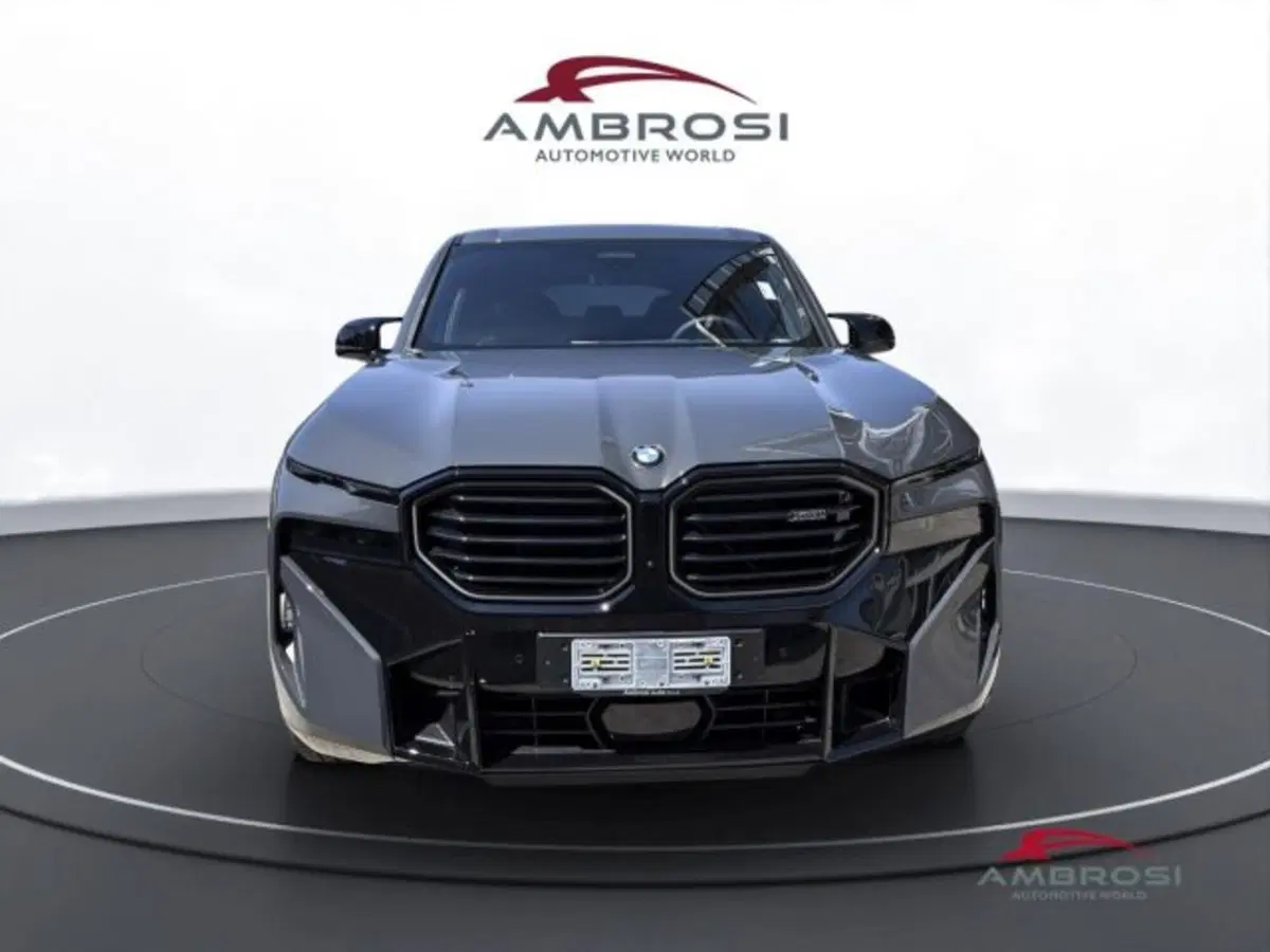 BMW XM nuova a Perugia (7)