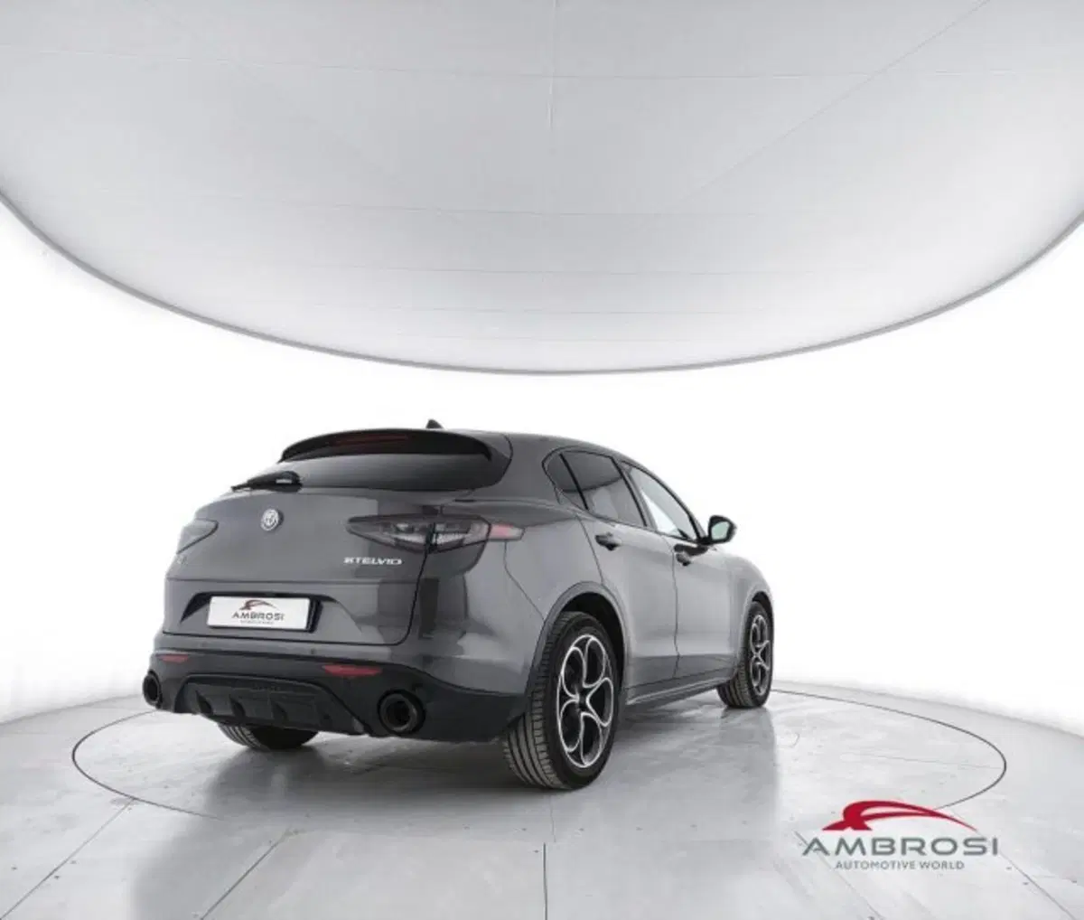 Alfa Romeo Stelvio usata a Perugia (3)