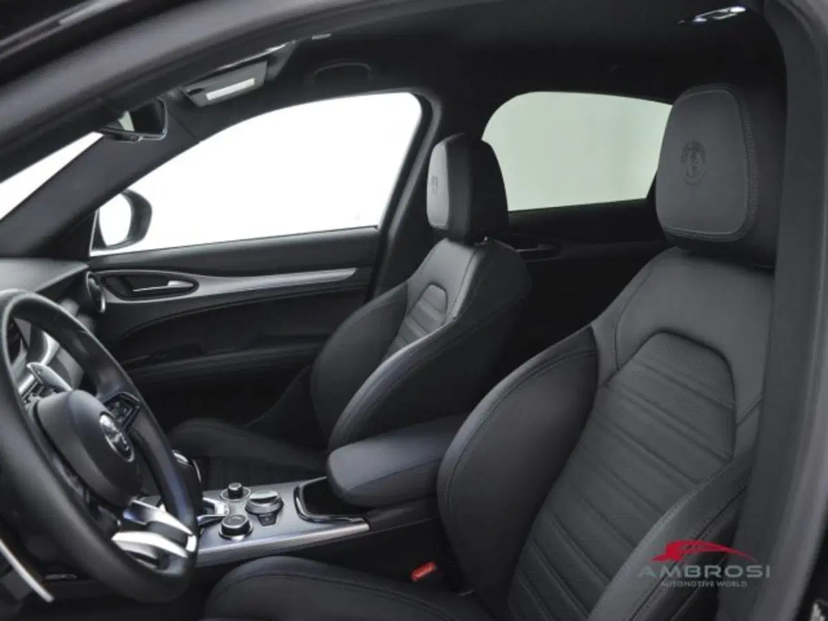 Alfa Romeo Stelvio usata a Perugia (9)