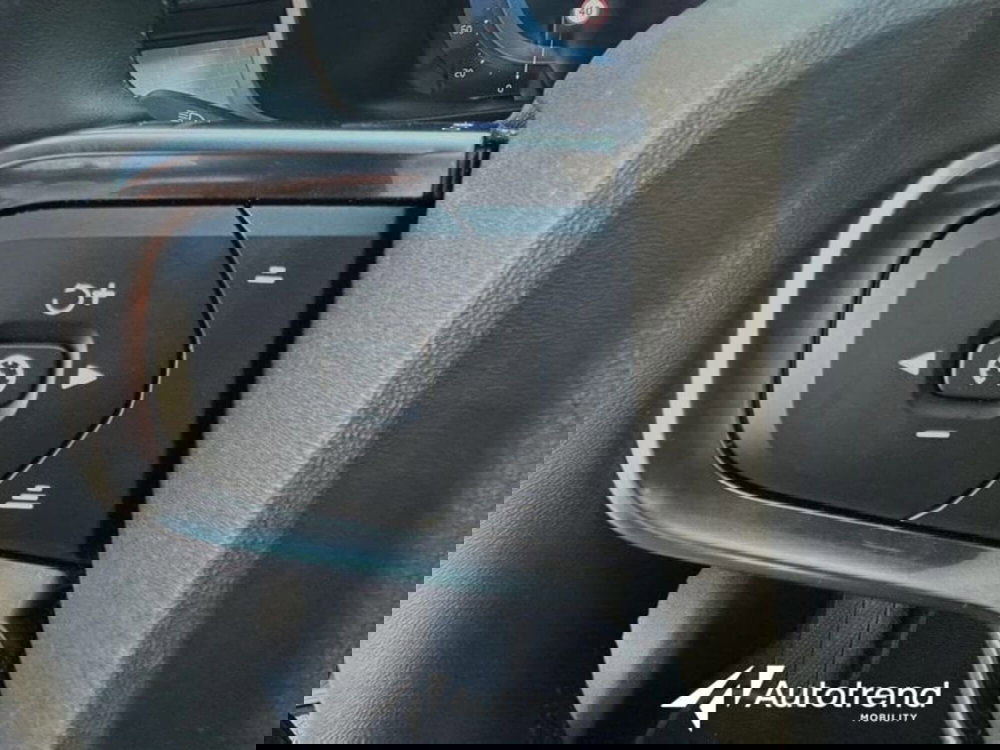 Volvo XC40 usata a Lecce (12)