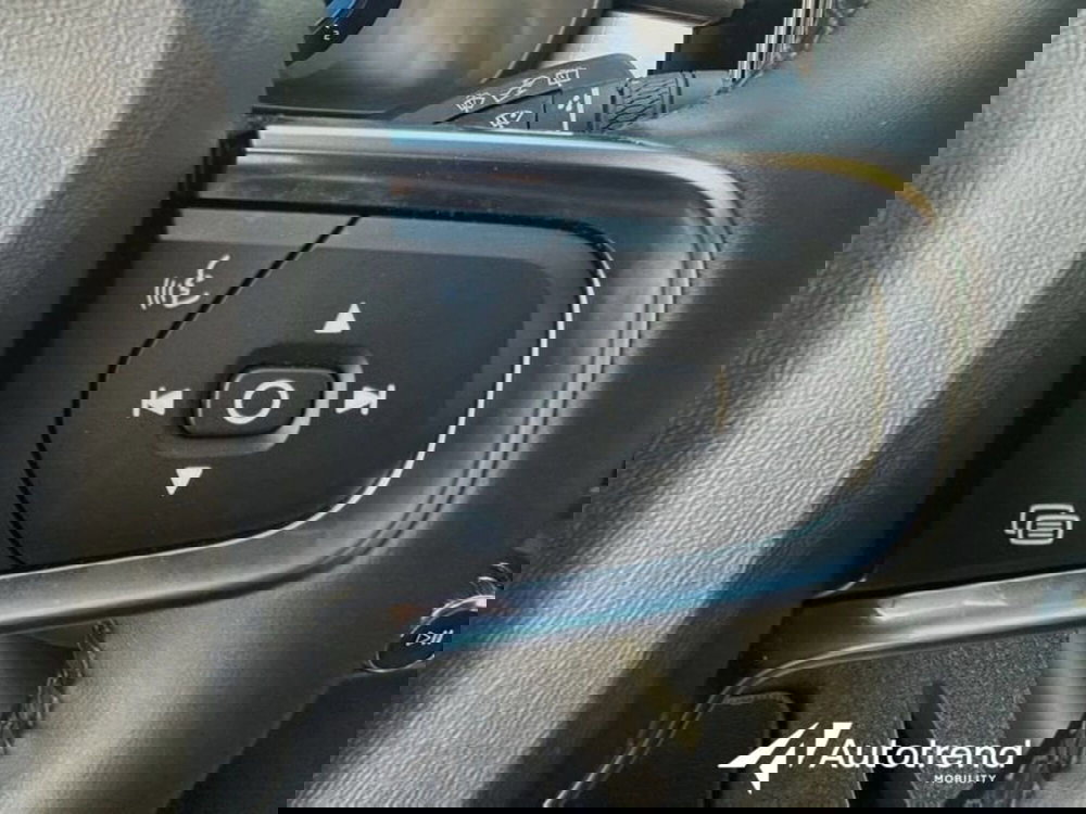 Volvo XC40 usata a Lecce (13)