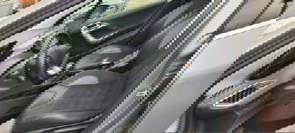 Peugeot 2008 usata a Napoli (6)