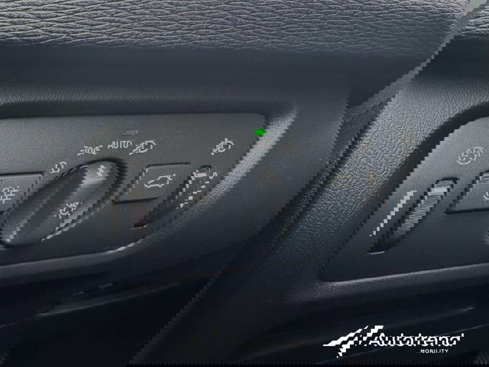 Volvo V40 usata a Bari (14)