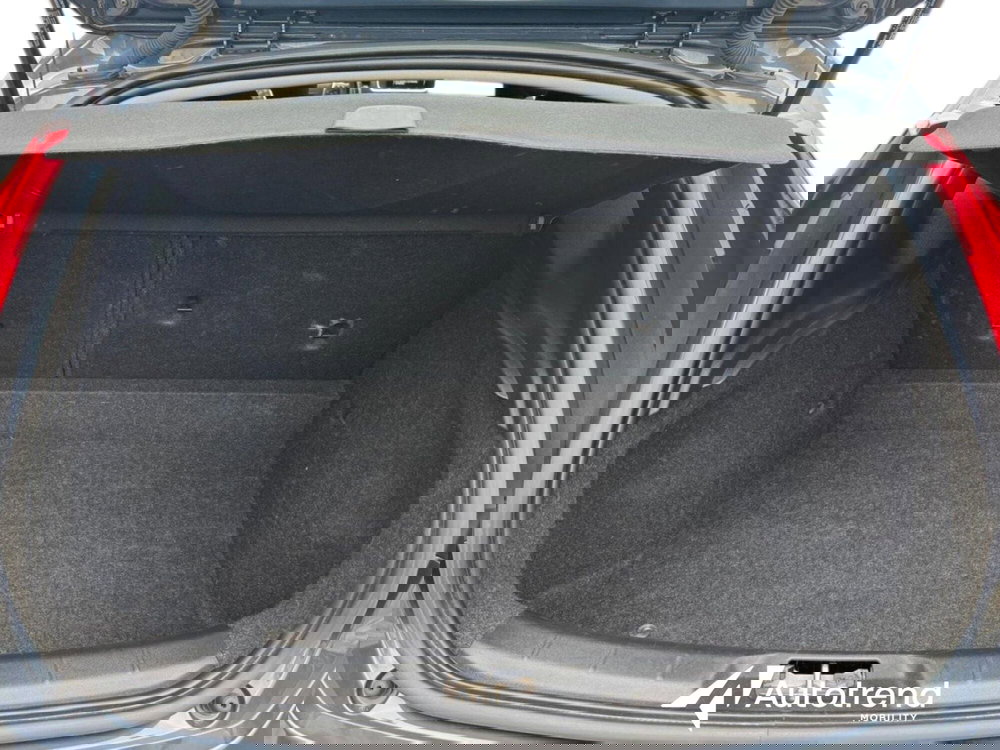 Volvo V40 usata a Bari (16)