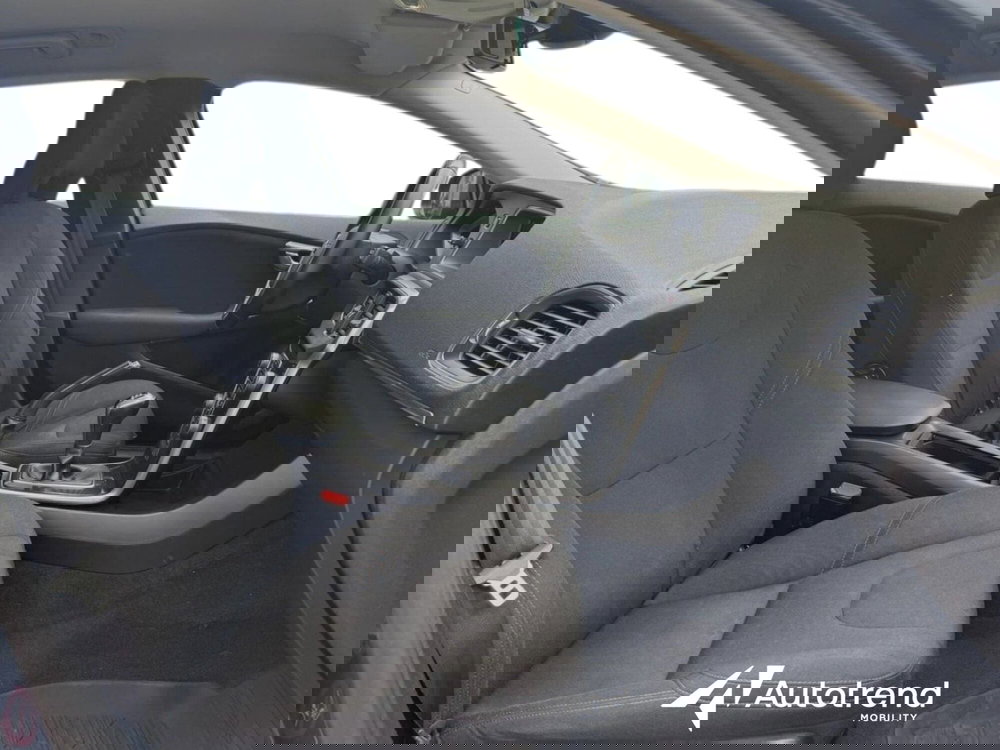 Volvo V40 usata a Bari (6)