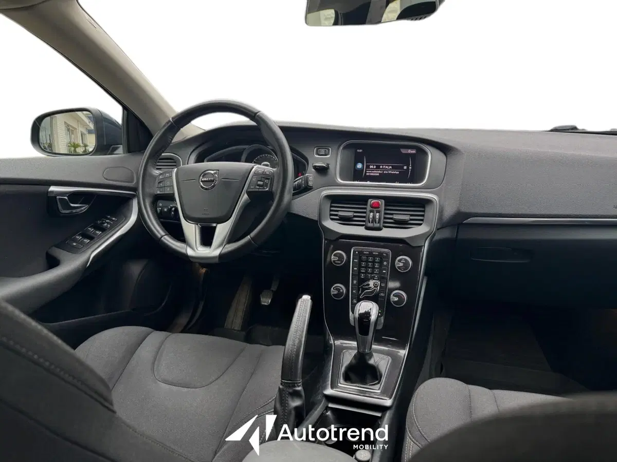 Volvo V40 usata a Bari (7)