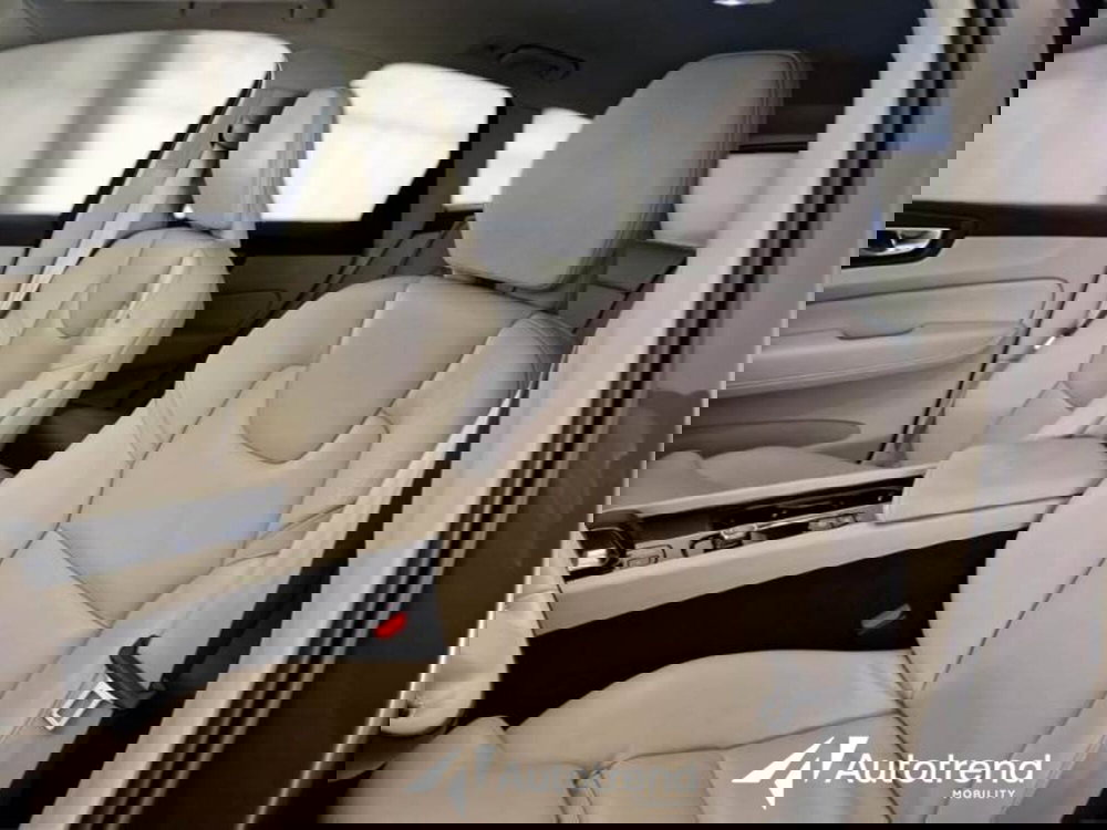 Volvo XC60 usata a Bari (7)