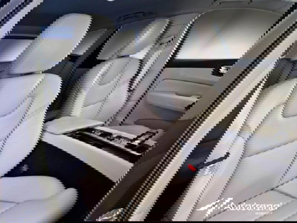 Volvo XC60 usata a Bari (8)