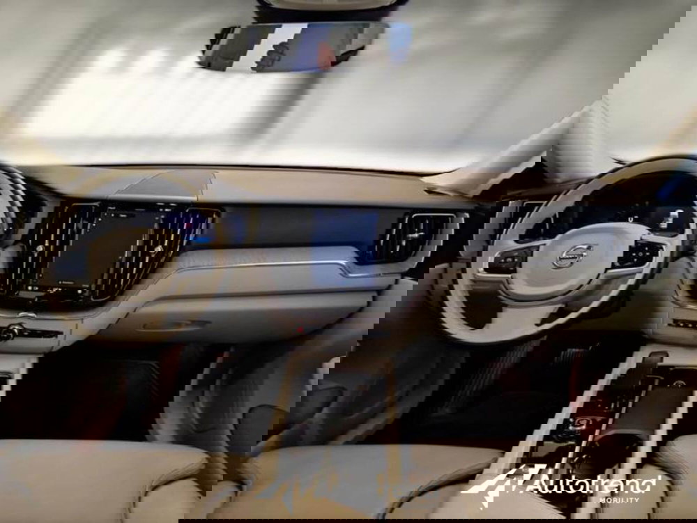 Volvo XC60 usata a Bari (9)