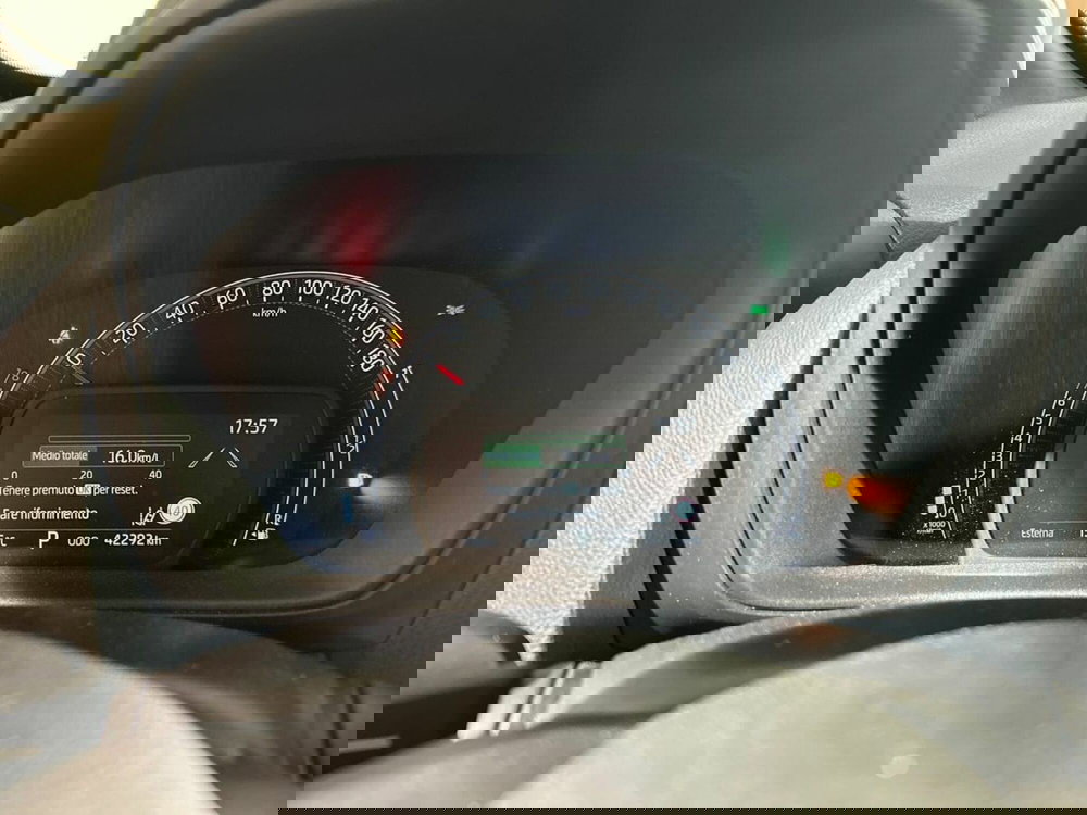 Toyota Aygo X usata a Lecco (10)