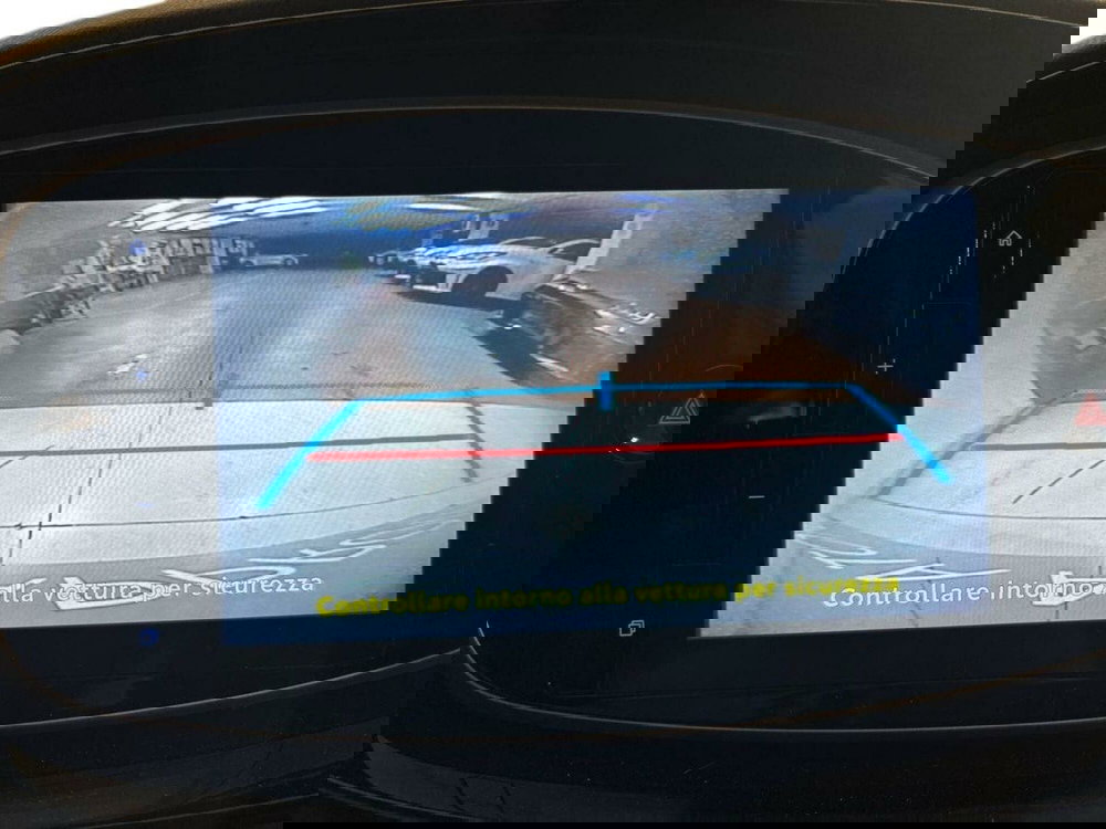 Toyota Aygo X usata a Lecco (14)