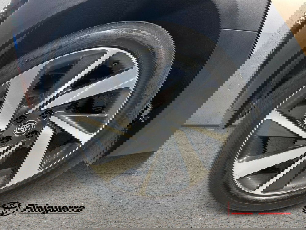 Toyota Aygo X usata a Lecco (8)