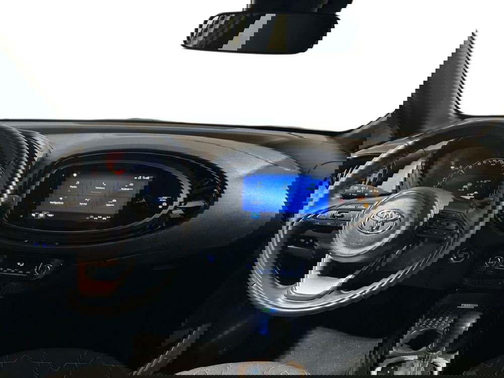 Toyota Aygo X usata a Lecco (9)