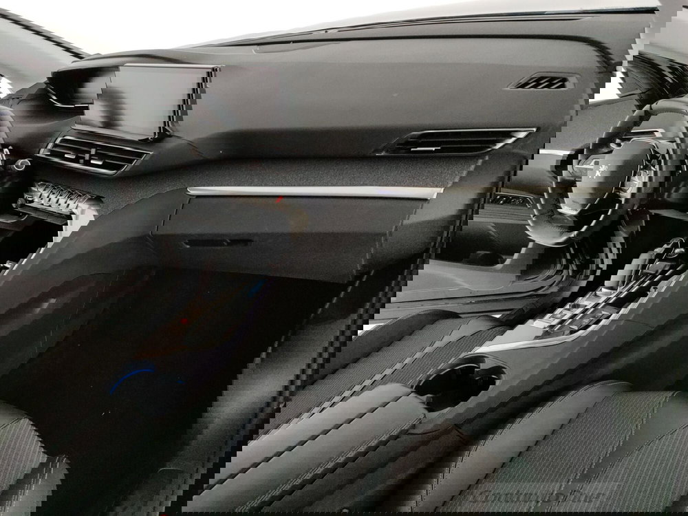 Peugeot 3008 usata a Caserta (17)