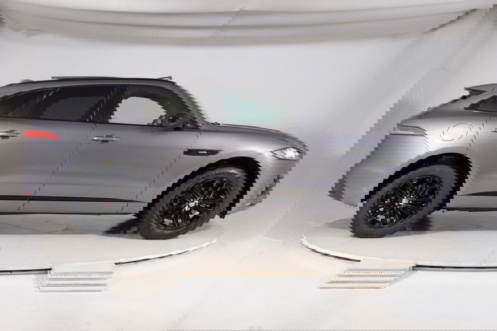 Jaguar F-Pace usata a Torino (6)