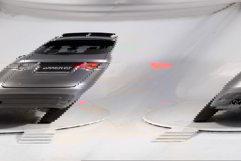 Jaguar F-Pace usata a Torino (7)