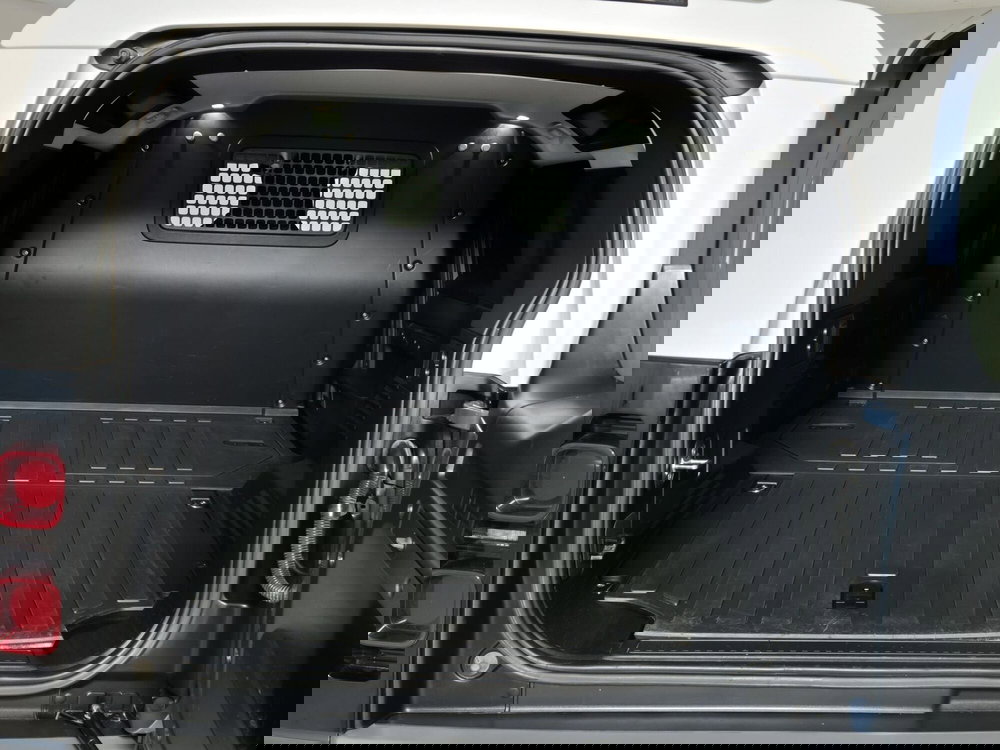 Land Rover Defender usata a Torino (12)