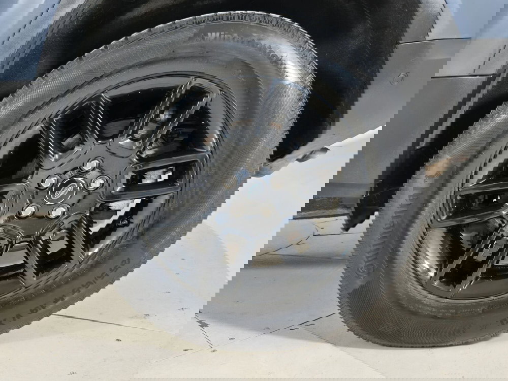 Land Rover Defender usata a Torino (8)