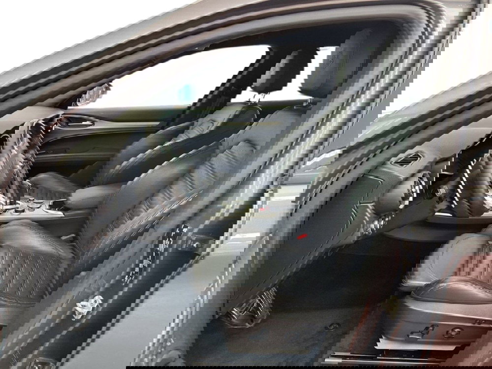 Alfa Romeo Stelvio usata a Torino (10)