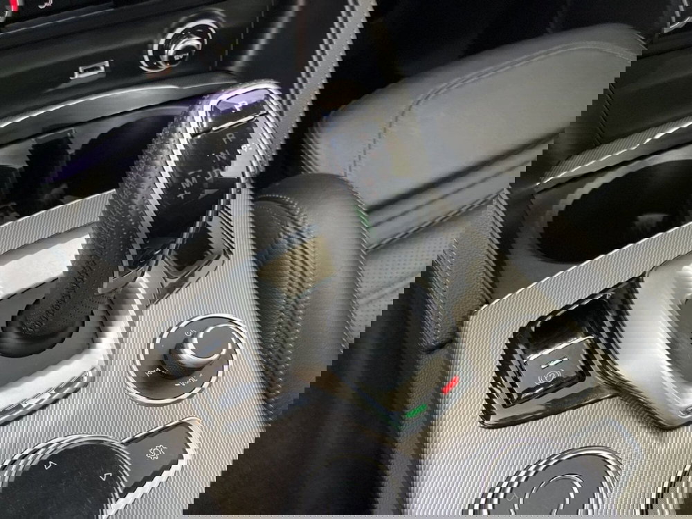 Alfa Romeo Stelvio usata a Torino (13)