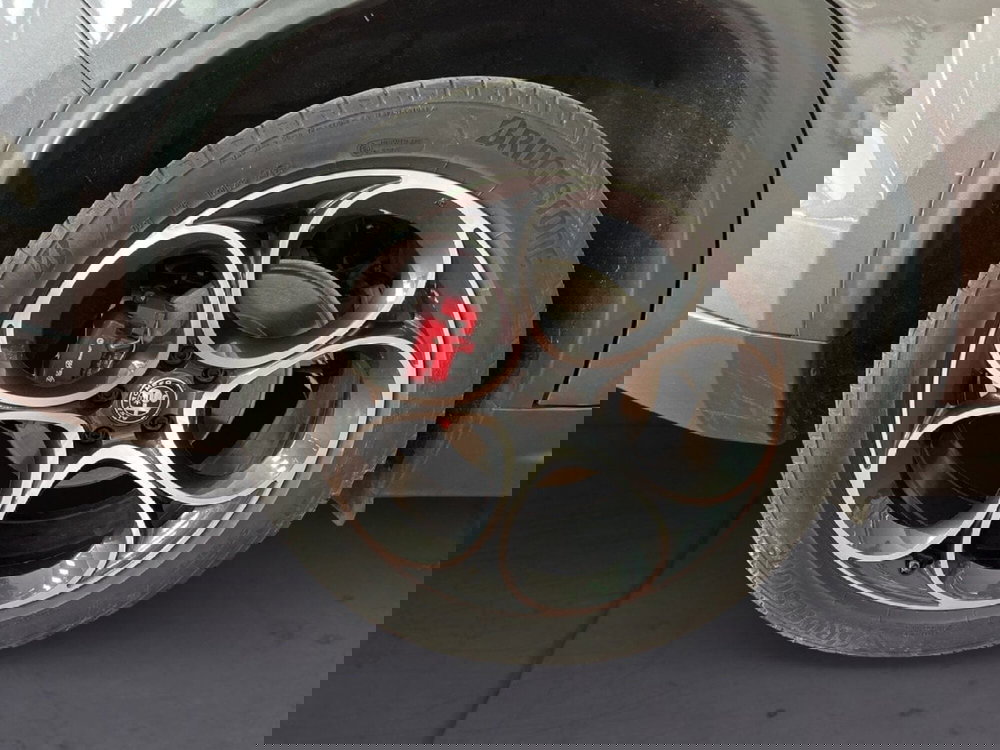 Alfa Romeo Stelvio usata a Torino (7)