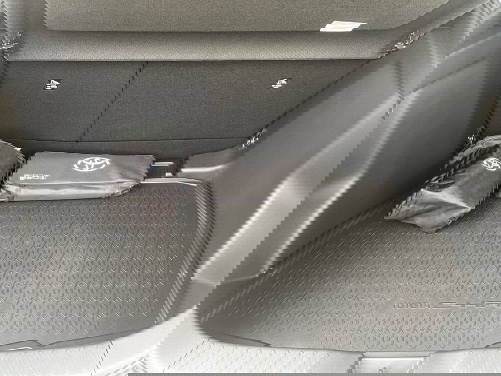 Toyota Toyota C-HR usata a Ragusa (6)