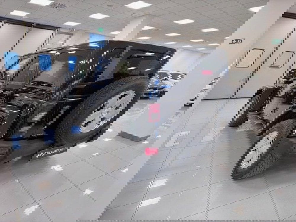 Jeep Wrangler Unlimited usata a Prato (6)