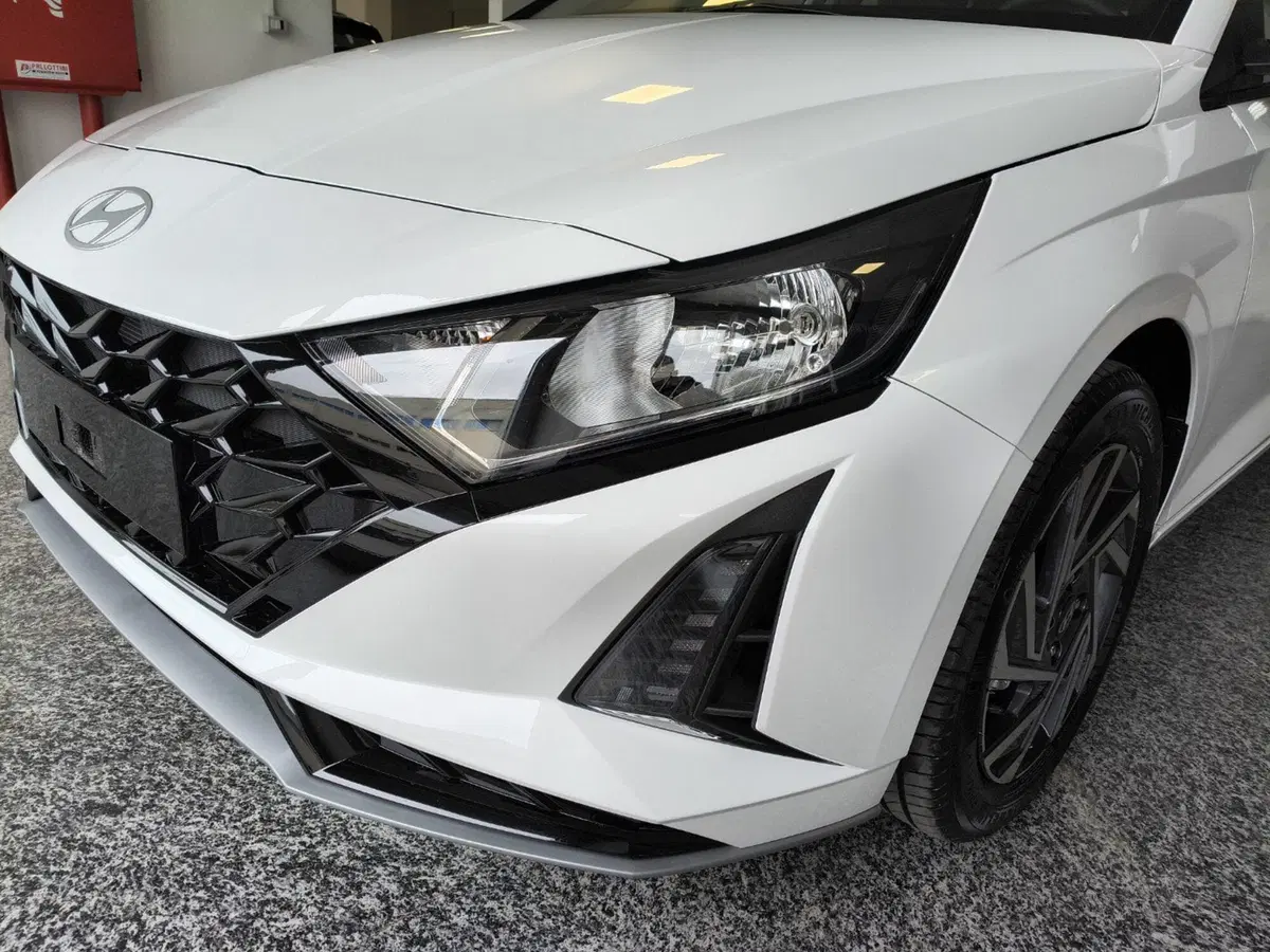 Hyundai i20 nuova a Macerata (11)