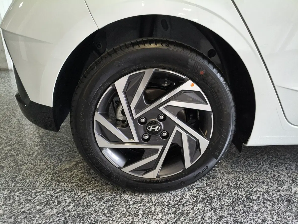 Hyundai i20 nuova a Macerata (17)