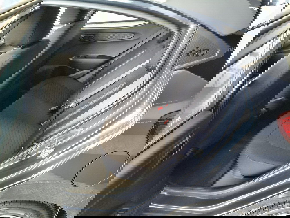 Hyundai i10 nuova a Macerata (19)