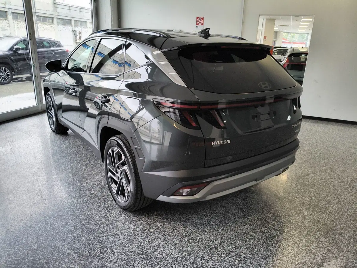 Hyundai Tucson nuova a Macerata (6)