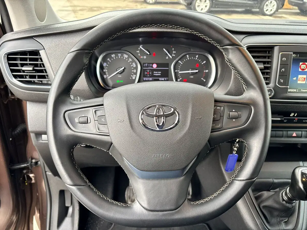 Opel Zafira Life usata a Modena (11)