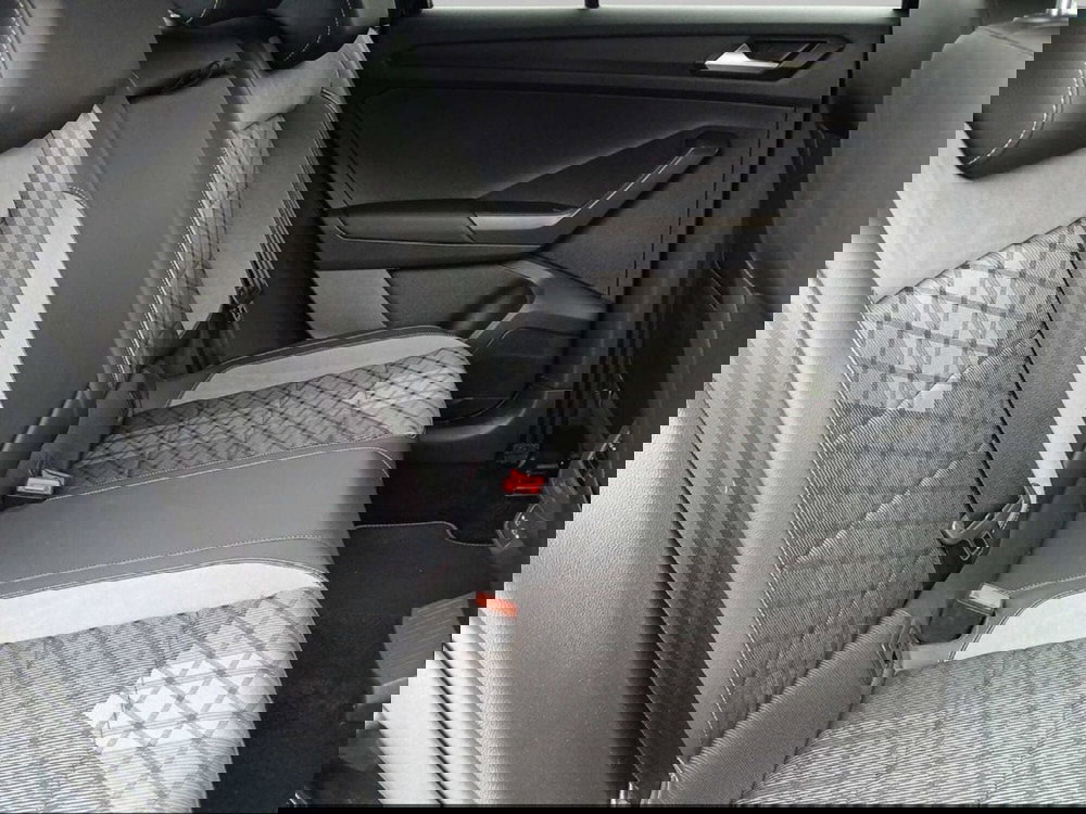 Volkswagen T-Roc usata a Livorno (11)