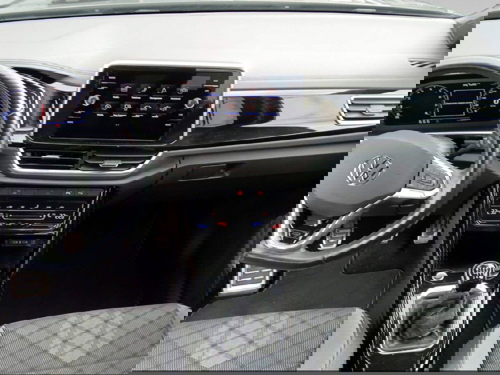 Volkswagen T-Roc usata a Livorno (9)