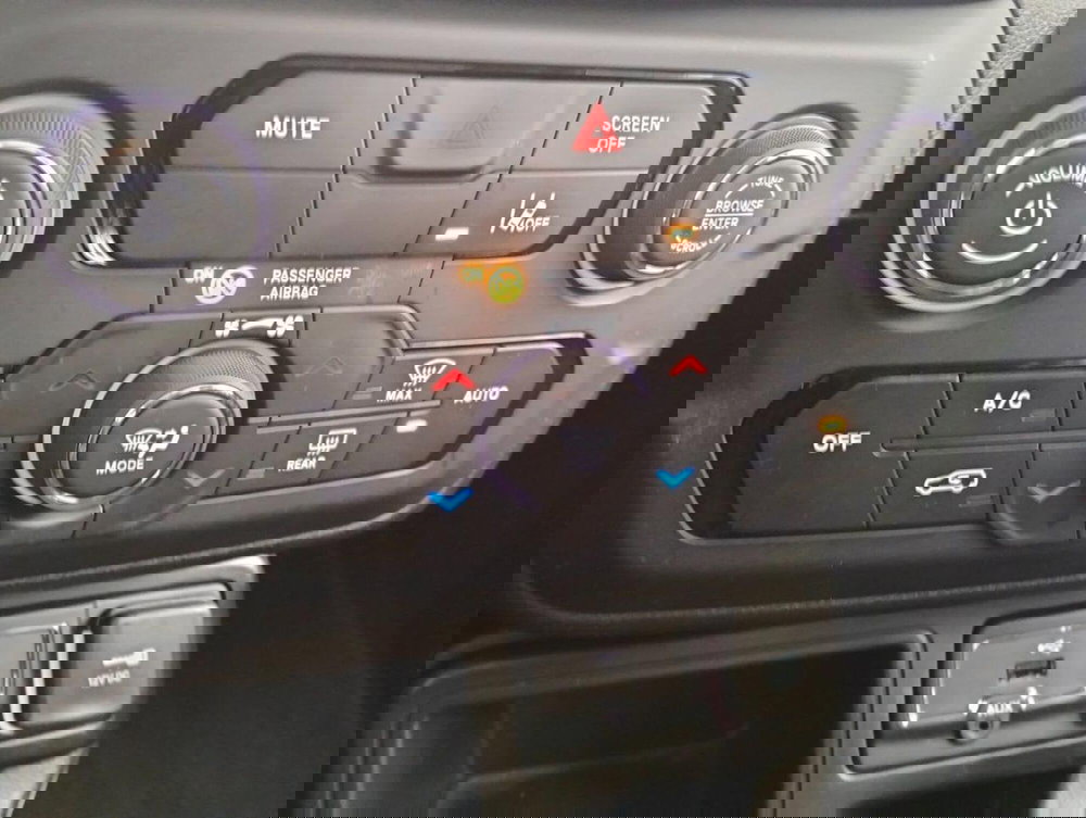 Jeep Renegade usata a Como (18)